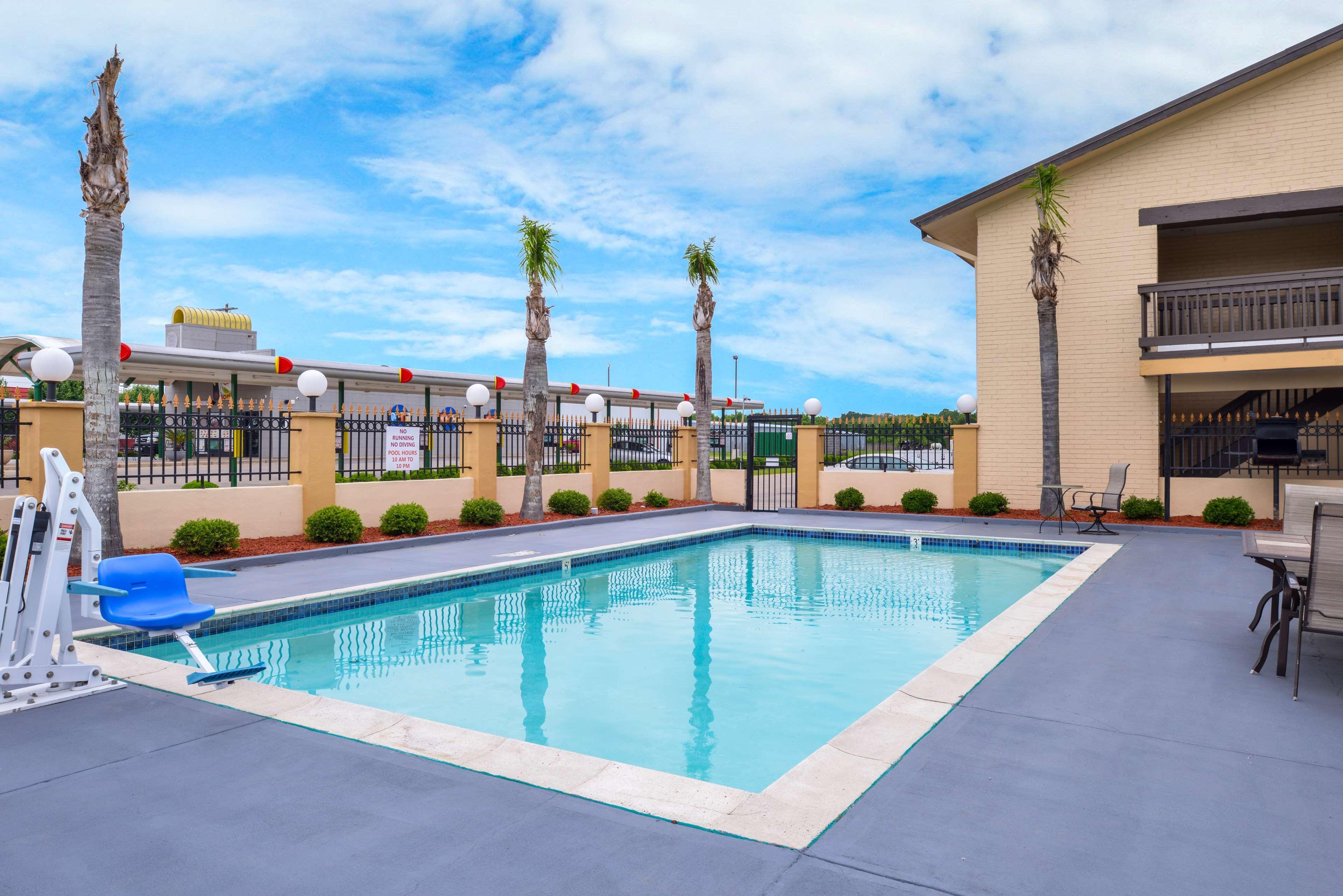 Americas Best Value Inn West Columbia Extérieur photo