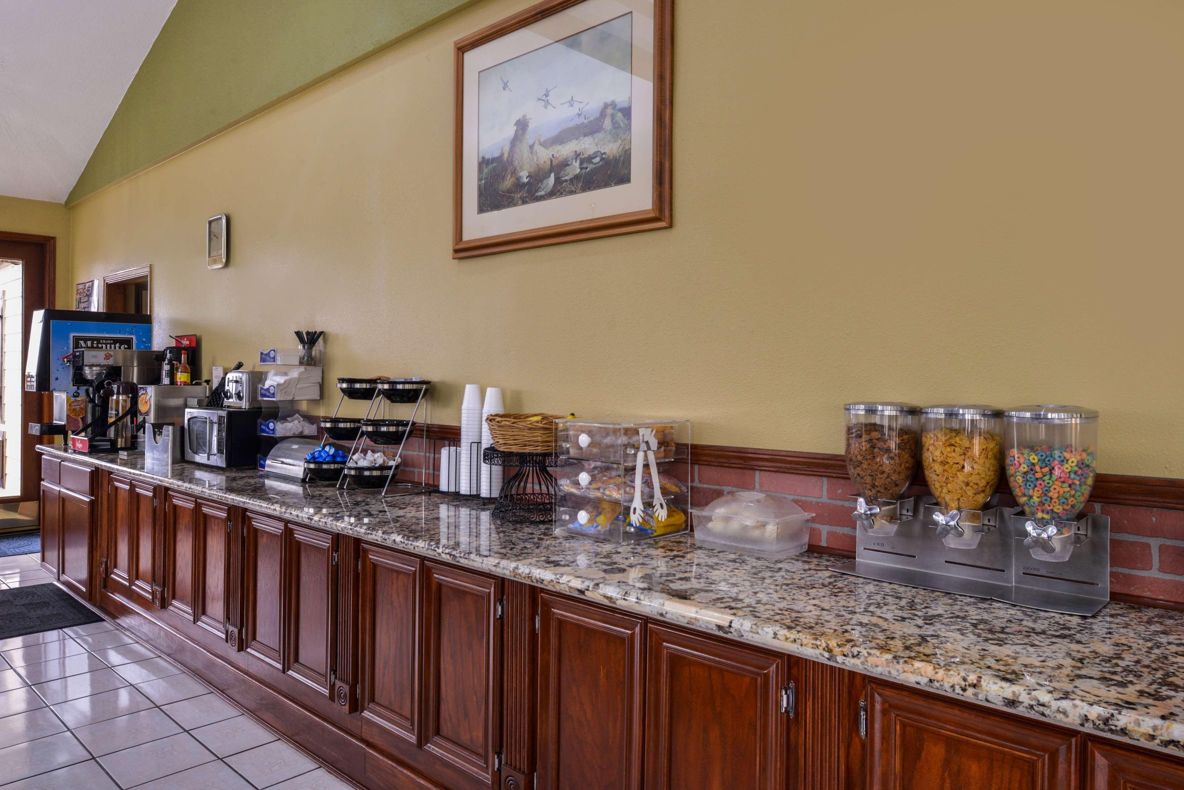 Americas Best Value Inn West Columbia Extérieur photo
