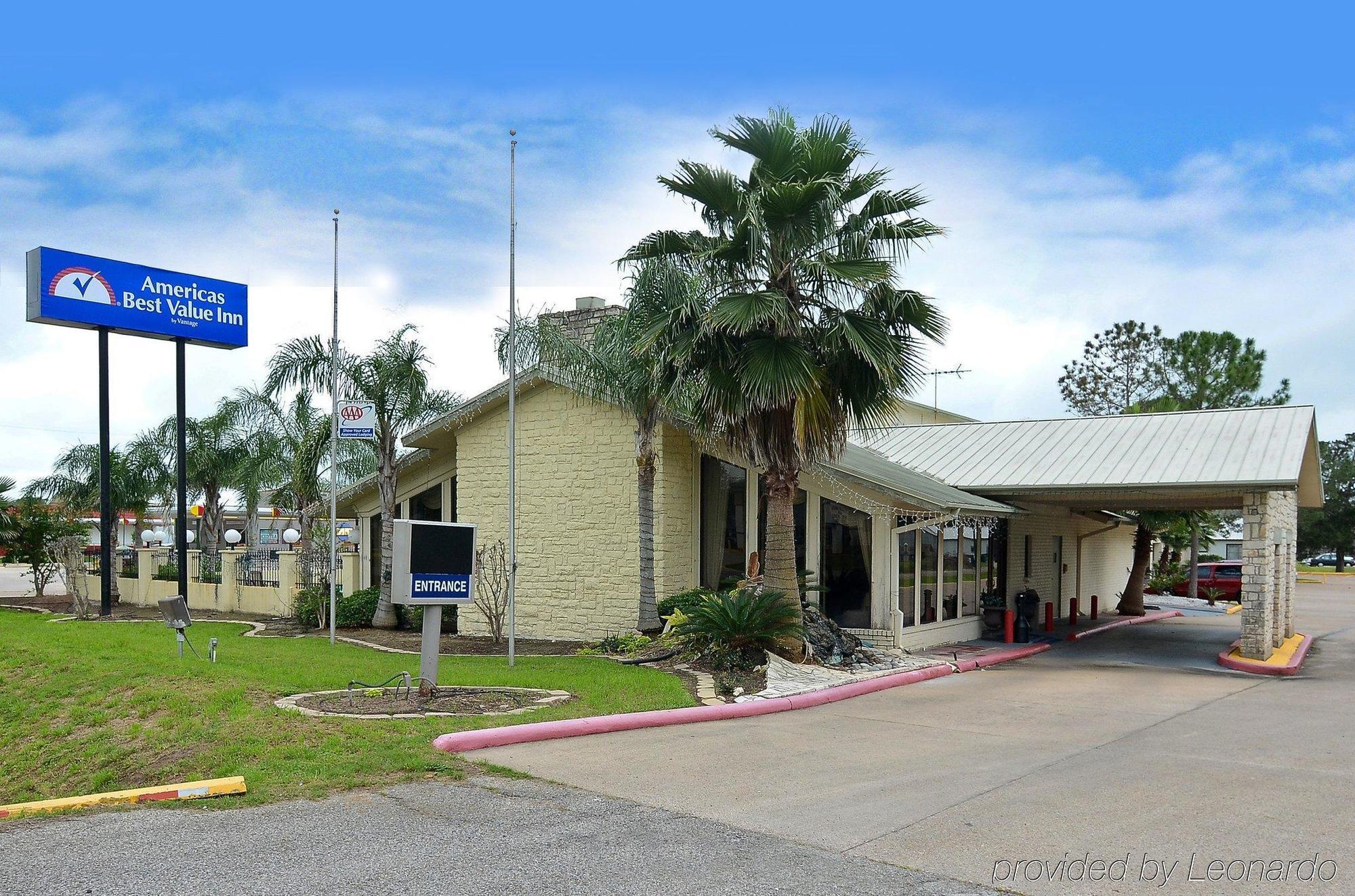 Americas Best Value Inn West Columbia Extérieur photo