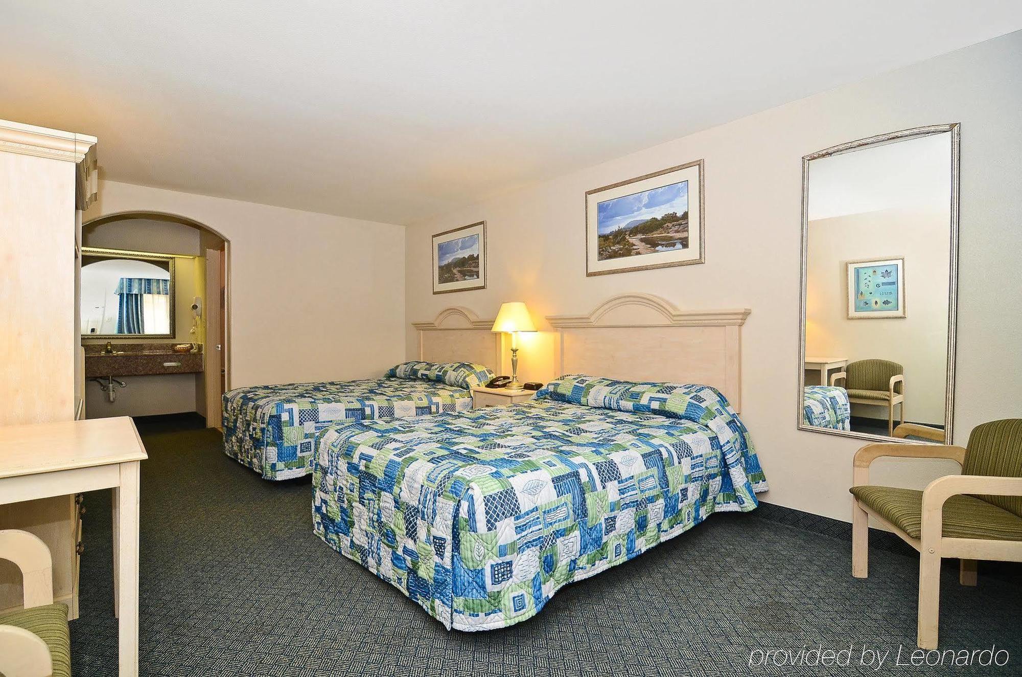 Americas Best Value Inn West Columbia Chambre photo